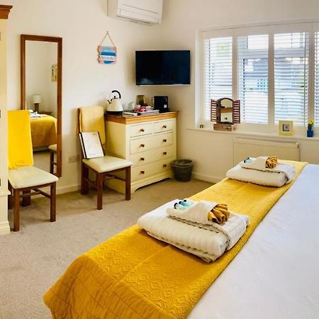 Avon Beach Bed & Breakfast Христчёрч Экстерьер фото
