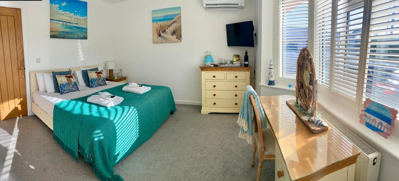 Avon Beach Bed & Breakfast Христчёрч Экстерьер фото